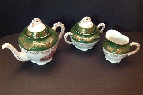 Victoria Carlsbad Austria Vintage 4 piece Tea Set, Pansy Spray design. . Victoria carlsbad austria tea set